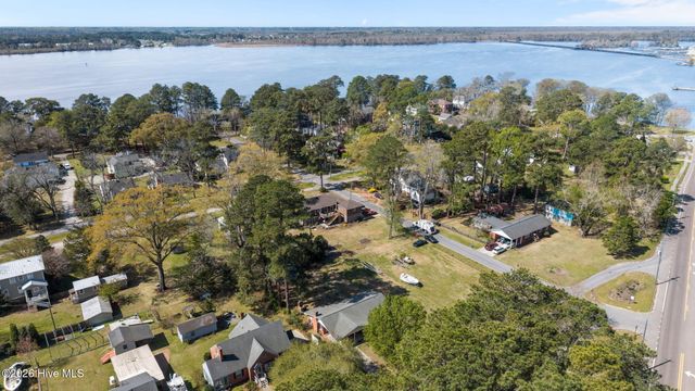 207 College Avenue, Washington, NC 27889