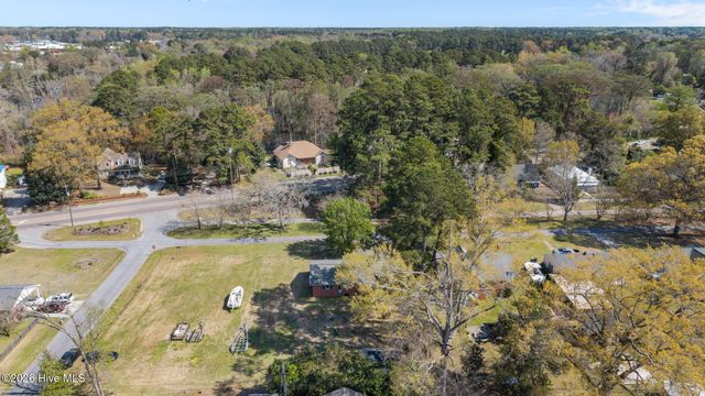 207 College Avenue, Washington, NC 27889