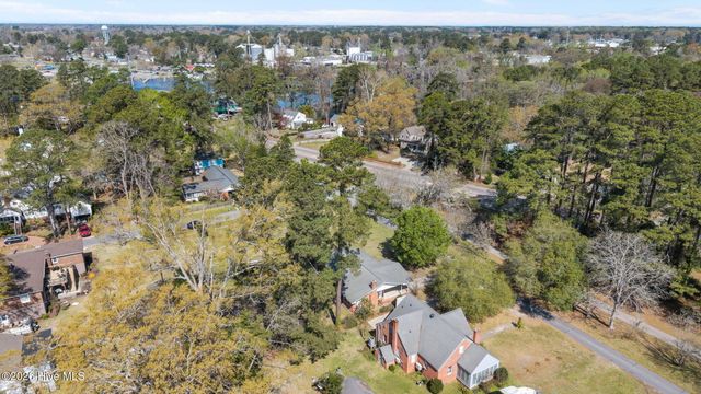 207 College Avenue, Washington, NC 27889