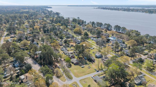 207 College Avenue, Washington, NC 27889