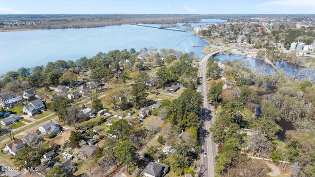 207 College Avenue, Washington, NC 27889