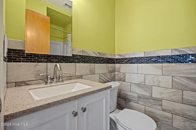 207 College Avenue, Washington, NC 27889