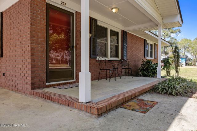 207 College Avenue, Washington, NC 27889