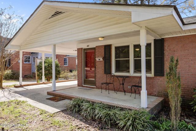 207 College Avenue, Washington, NC 27889