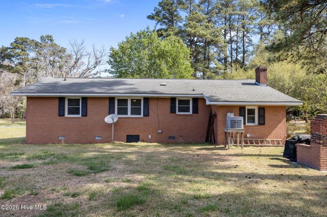 207 College Avenue, Washington, NC 27889