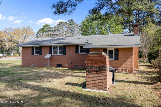 207 College Avenue, Washington, NC 27889