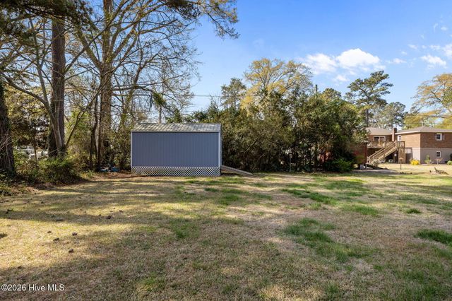 207 College Avenue, Washington, NC 27889