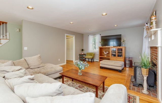 22 Rock Rimmon Road, Danville, NH 03819