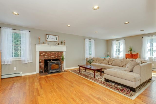 22 Rock Rimmon Road, Danville, NH 03819