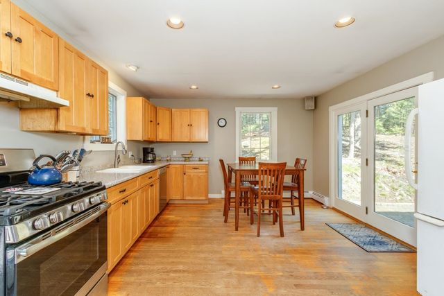 22 Rock Rimmon Road, Danville, NH 03819