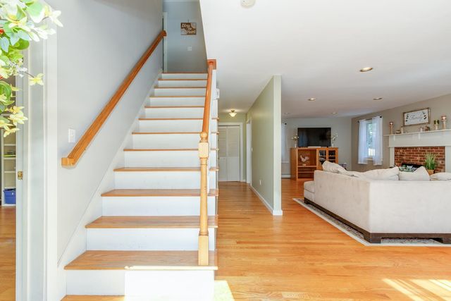 22 Rock Rimmon Road, Danville, NH 03819