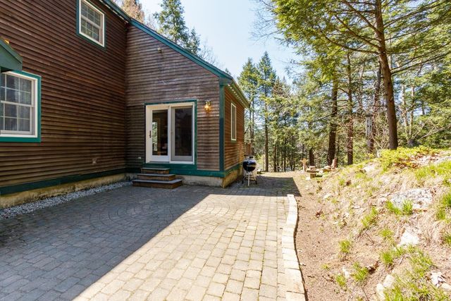 22 Rock Rimmon Road, Danville, NH 03819