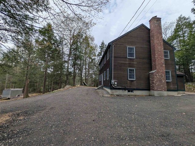 22 Rock Rimmon Road, Danville, NH 03819