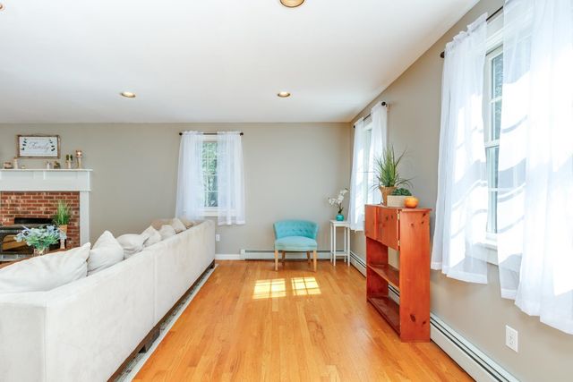 22 Rock Rimmon Road, Danville, NH 03819