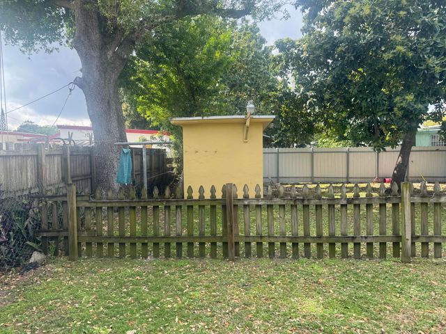 2360 NW 98TH Street, Miami, FL 33147