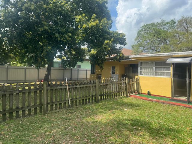 2360 NW 98TH Street, Miami, FL 33147