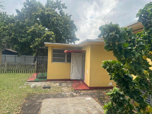 2360 NW 98TH Street, Miami, FL 33147