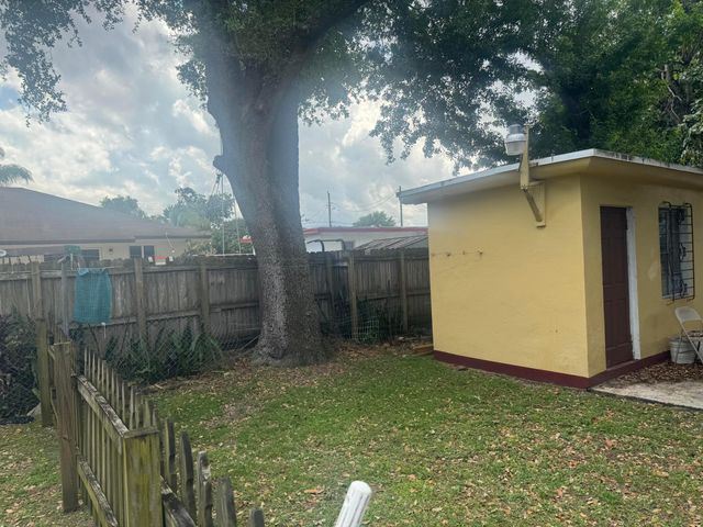 2360 NW 98TH Street, Miami, FL 33147