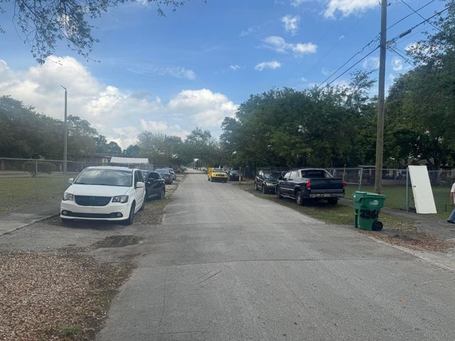 2360 NW 98TH Street, Miami, FL 33147