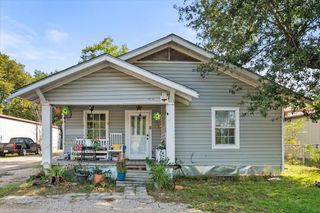 1927 W 2nd Avenue, Corsicana, TX 75110