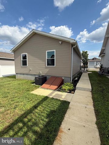 2329 E MACDADE BLVD, Folsom, PA 19033