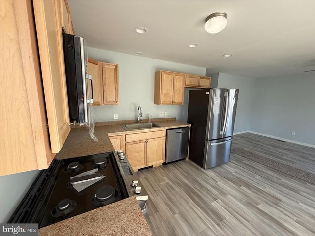 2329 E MACDADE BLVD, Folsom, PA 19033