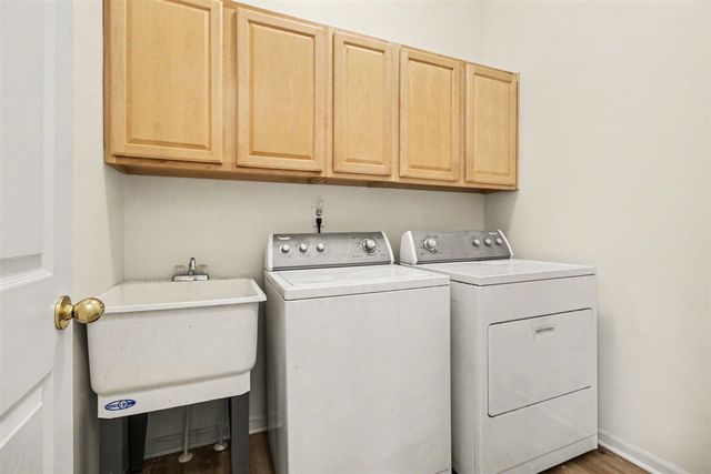 1411 N Bay Drive, Ann Arbor, MI 48103