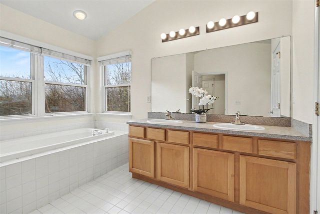 1411 N Bay Drive, Ann Arbor, MI 48103