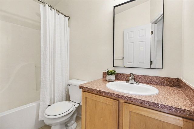 1411 N Bay Drive, Ann Arbor, MI 48103