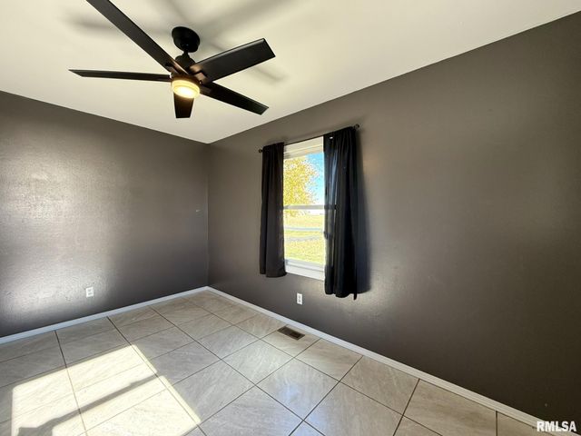 403 S KELLY Street, Alexis, IL 61412