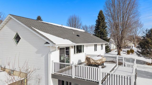 640 Mooreland Circle, Portage, WI 53901