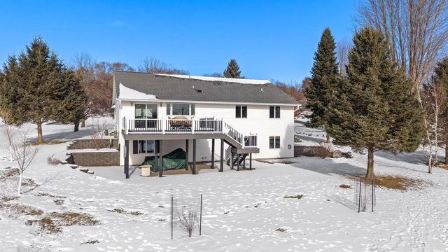 640 Mooreland Circle, Portage, WI 53901