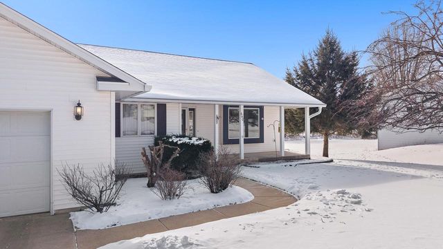 640 Mooreland Circle, Portage, WI 53901