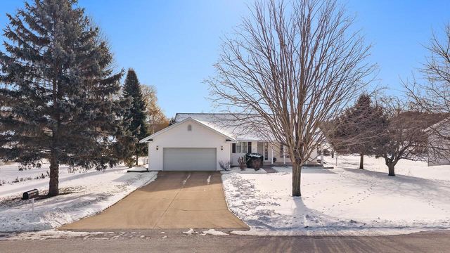 640 Mooreland Circle, Portage, WI 53901