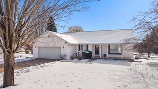 640 Mooreland Circle, Portage, WI 53901