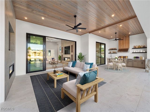 111 Montrose DR, Fort Myers, FL 33919