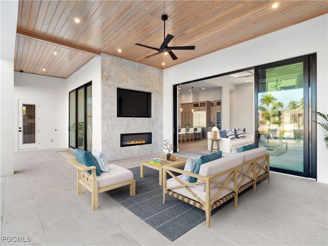 111 Montrose DR, Fort Myers, FL 33919