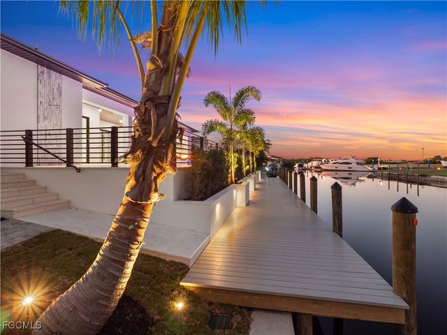 111 Montrose DR, Fort Myers, FL 33919