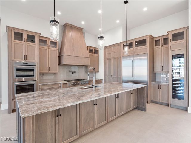 111 Montrose DR, Fort Myers, FL 33919