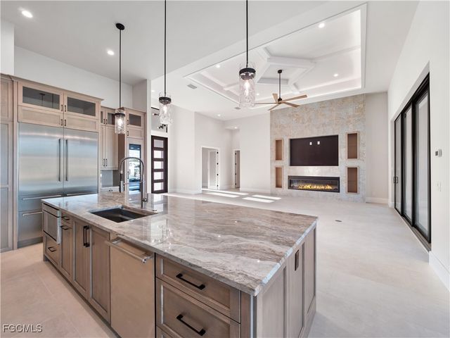 111 Montrose DR, Fort Myers, FL 33919