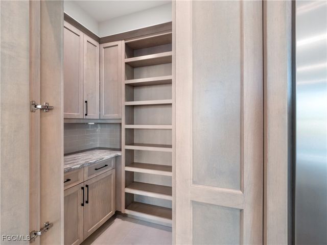 111 Montrose DR, Fort Myers, FL 33919