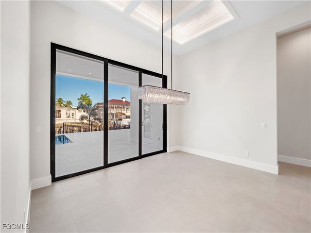 111 Montrose DR, Fort Myers, FL 33919