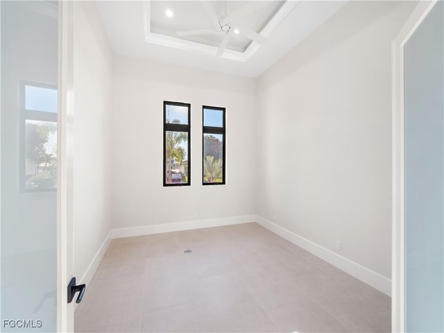 111 Montrose DR, Fort Myers, FL 33919