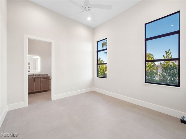 111 Montrose DR, Fort Myers, FL 33919