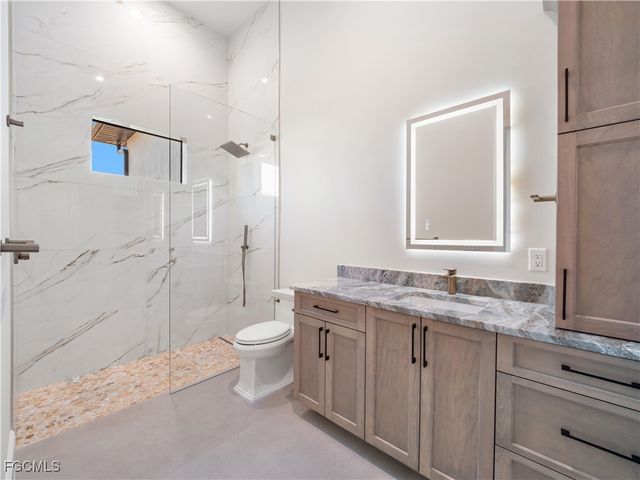 111 Montrose DR, Fort Myers, FL 33919