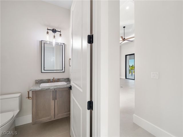 111 Montrose DR, Fort Myers, FL 33919