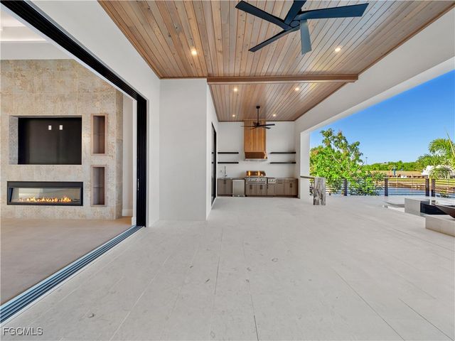 111 Montrose DR, Fort Myers, FL 33919