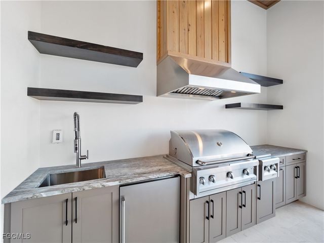 111 Montrose DR, Fort Myers, FL 33919