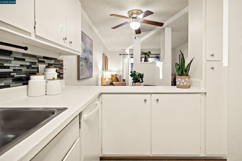 Image 12 of property listing at 2738 Oak Rd 161, Walnut Creek, CA 94597