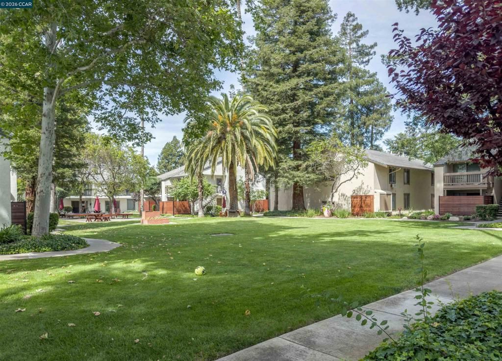 Image 20 of property listing at 2738 Oak Rd 161, Walnut Creek, CA 94597